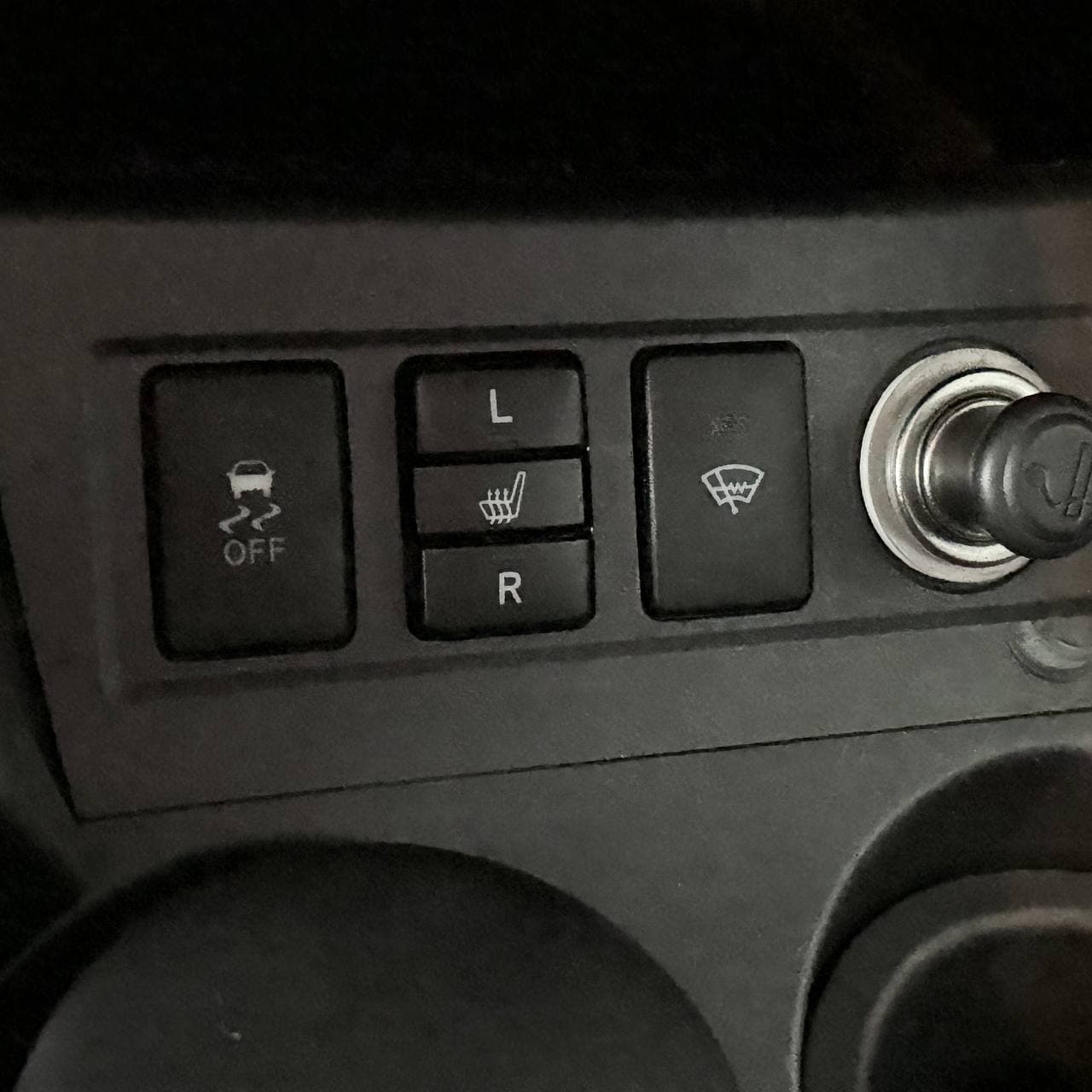 Toyota RAV4 — фото 9